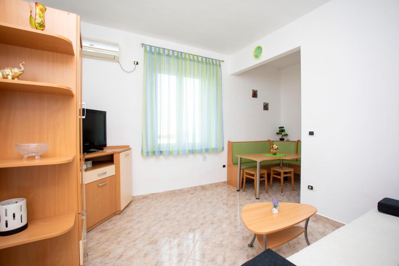 Apartman Lidija Коромачно Екстер'єр фото